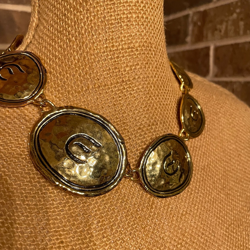 Elizabeth Taylor for Avon Necklace